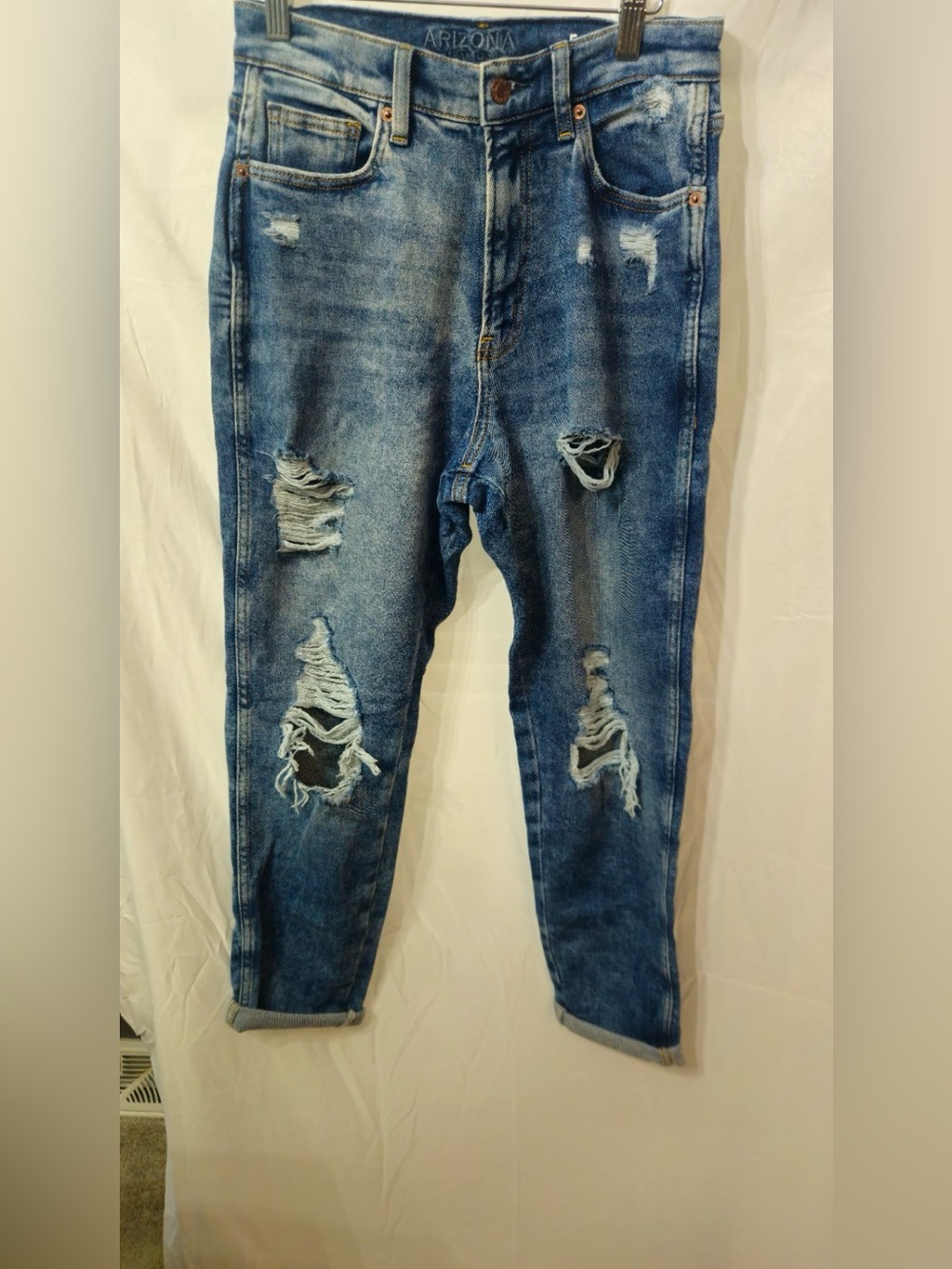 Arizona Jean Company Men’s Distressed Blue Ripped Slim Jeans